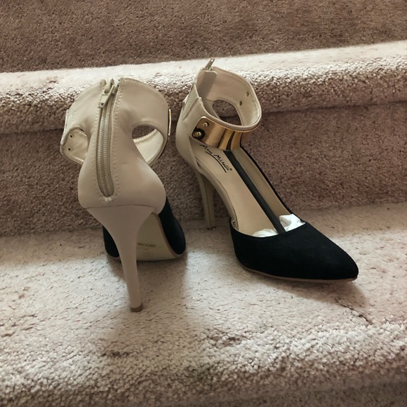 Pumps - Picture 3 of 3